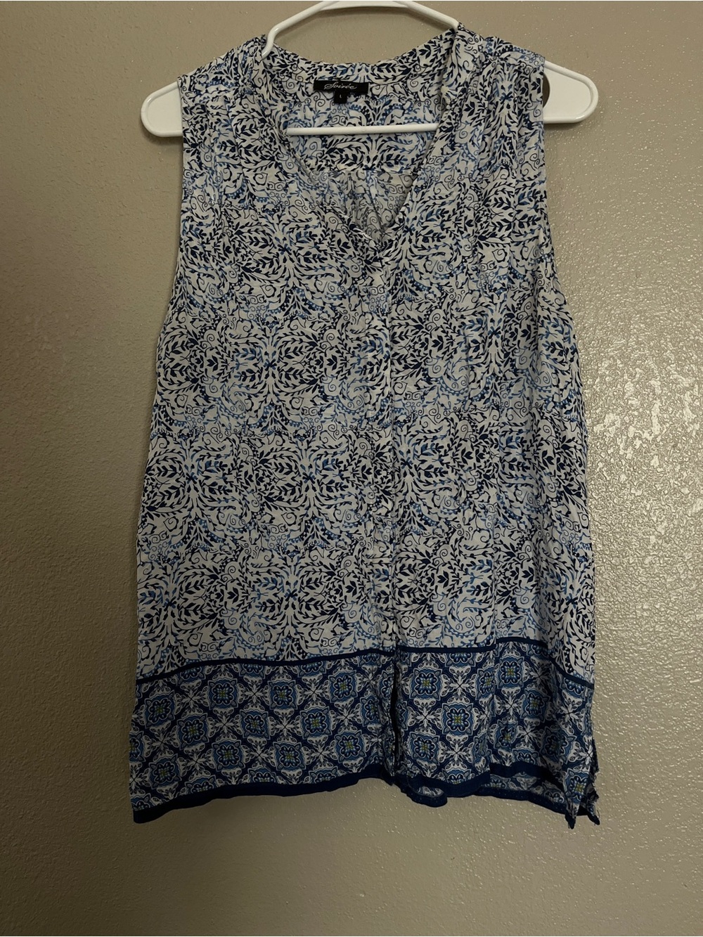 Soiree Sleeveless Blue & White Printed V-Neck Camisole - Picture 2 of 8